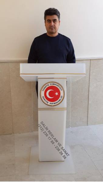 AKRİLİK KONUŞMA KÜRSÜSÜ BUZ RENGİ