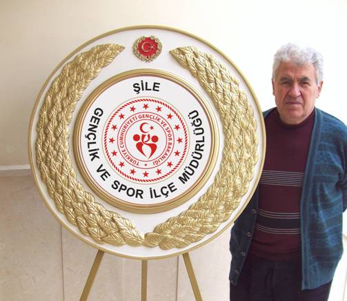 GEN�L�K VE SPOR �L�E M�D�RL��� �ELENG�, BEYAZ F�BERGLAS, GEN�L�K VE SPOR BAKANLI�I YEN� AMBLEM