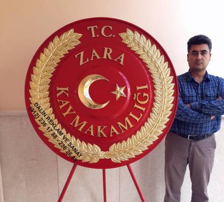 kaymakamlik �elengi 120 cm lik kabartma g�vdeli ay yildiz li �apraz yaprak
