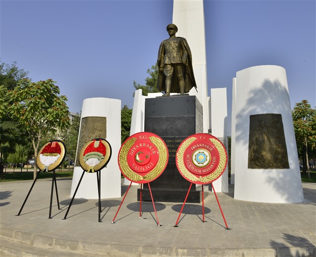 diyarbak�r b�y�k�ehir belediyesi ve valilik �elengi t�ren alan�nda